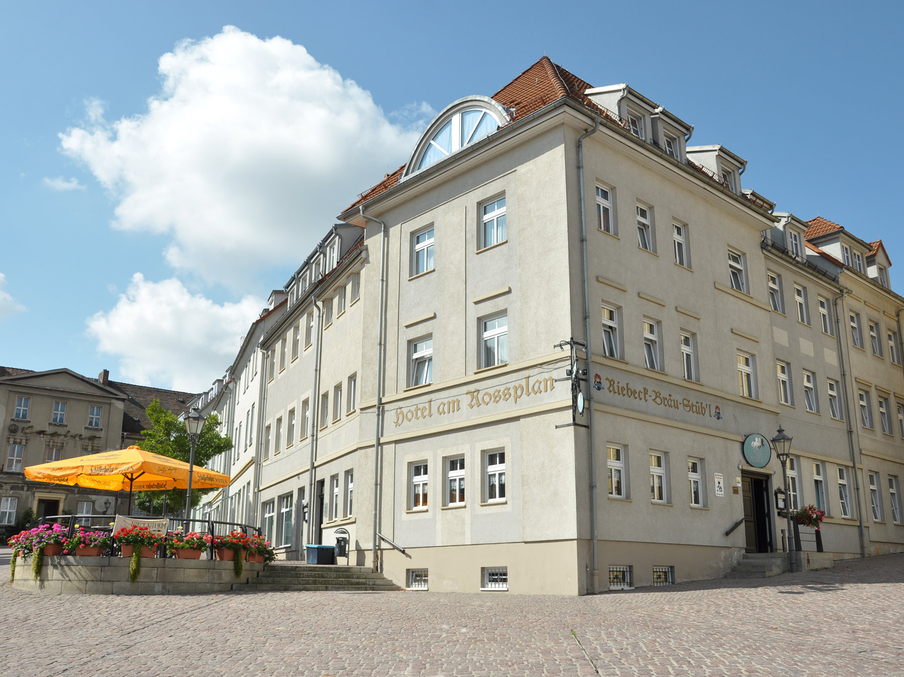 Hotel_von_unten